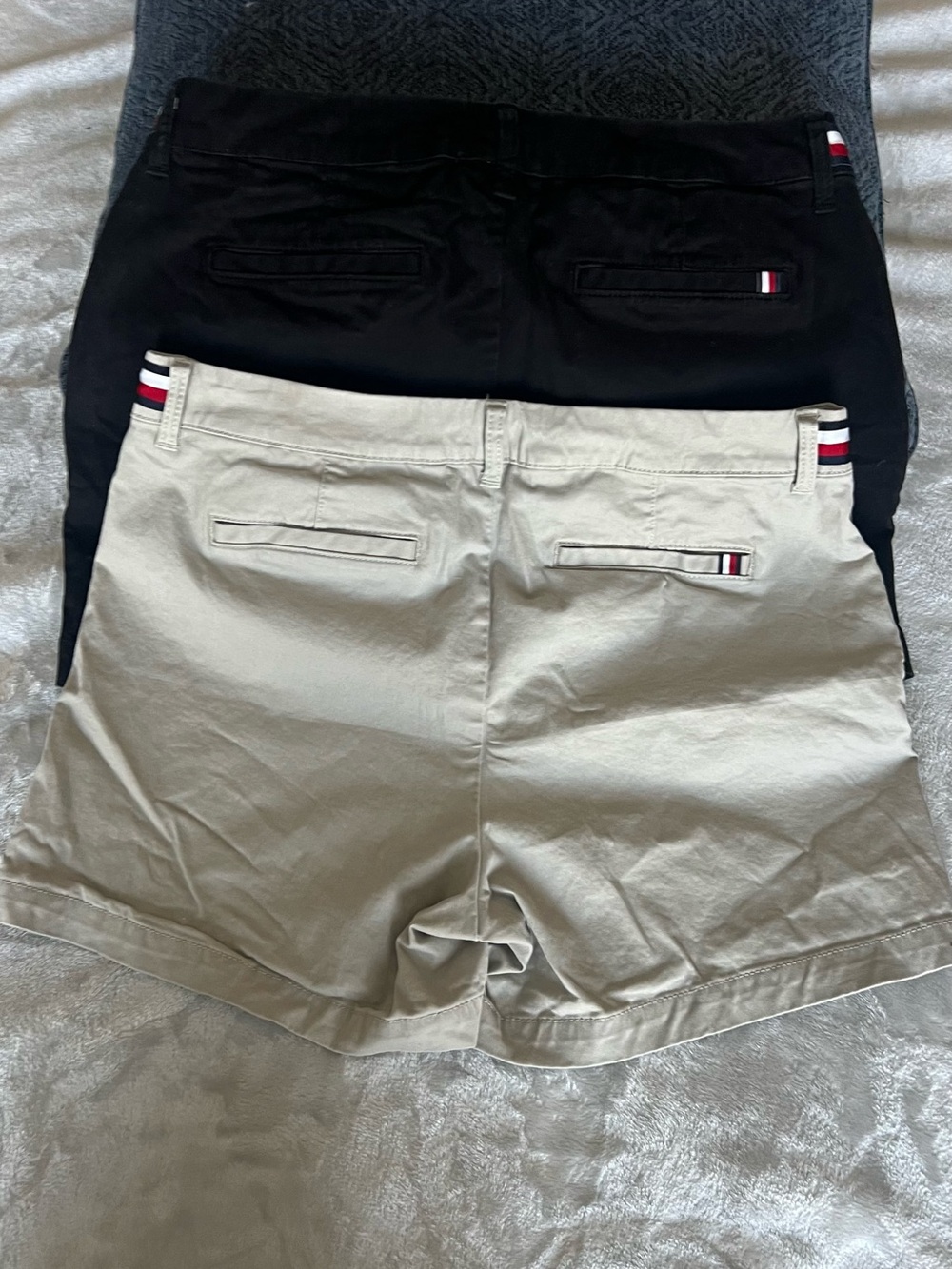4 pair of Tommy Hilfiger shorts. Size 10. - Picture 5 of 15